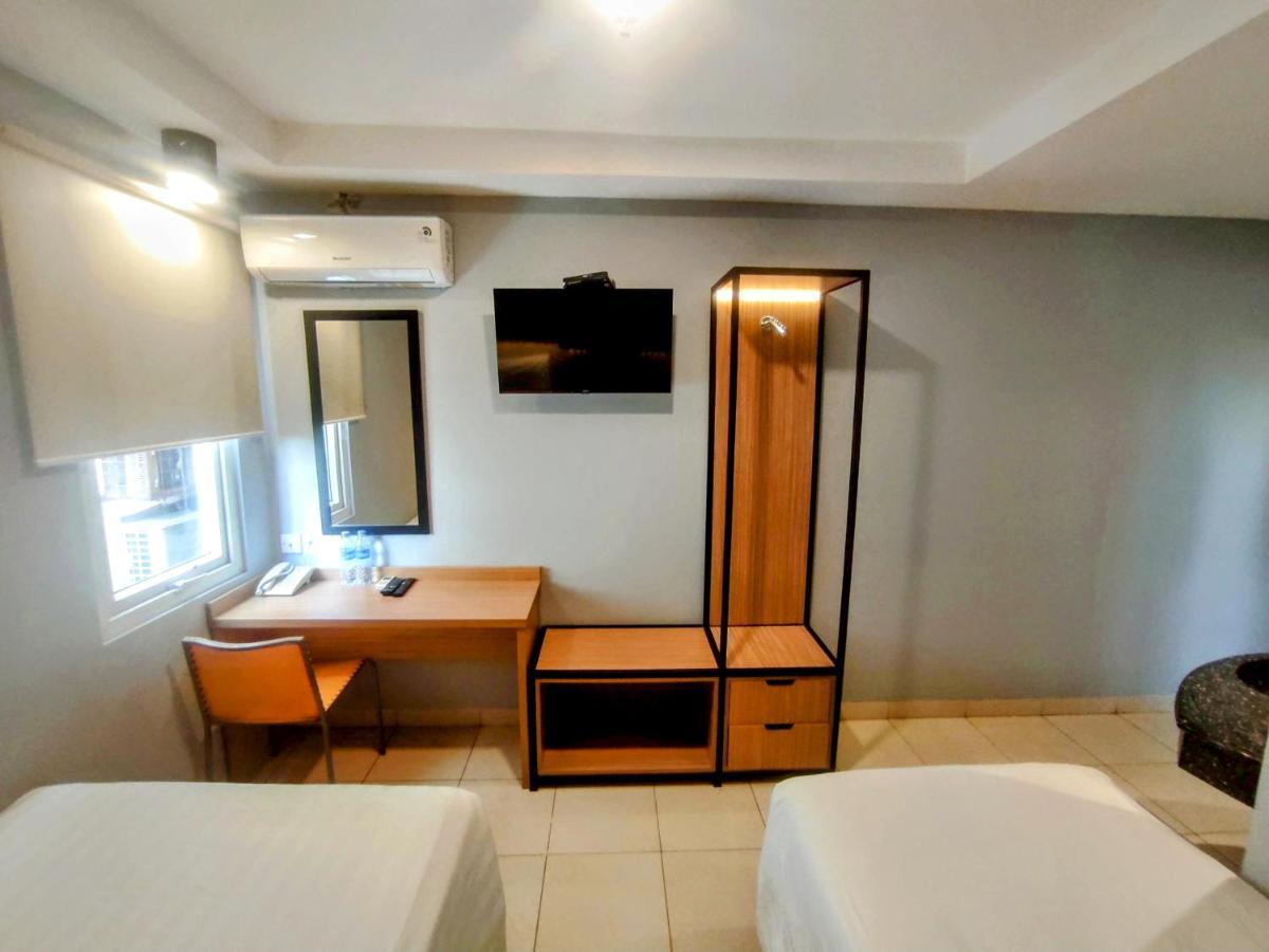 Studio One Thamrin Hotel Джакарта Экстерьер фото
