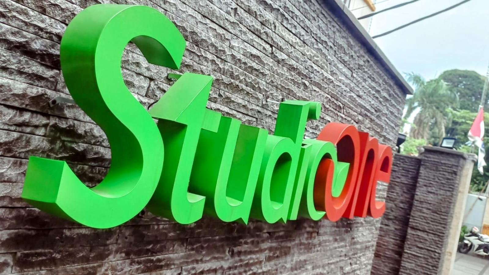 Studio One Thamrin Hotel Джакарта Экстерьер фото