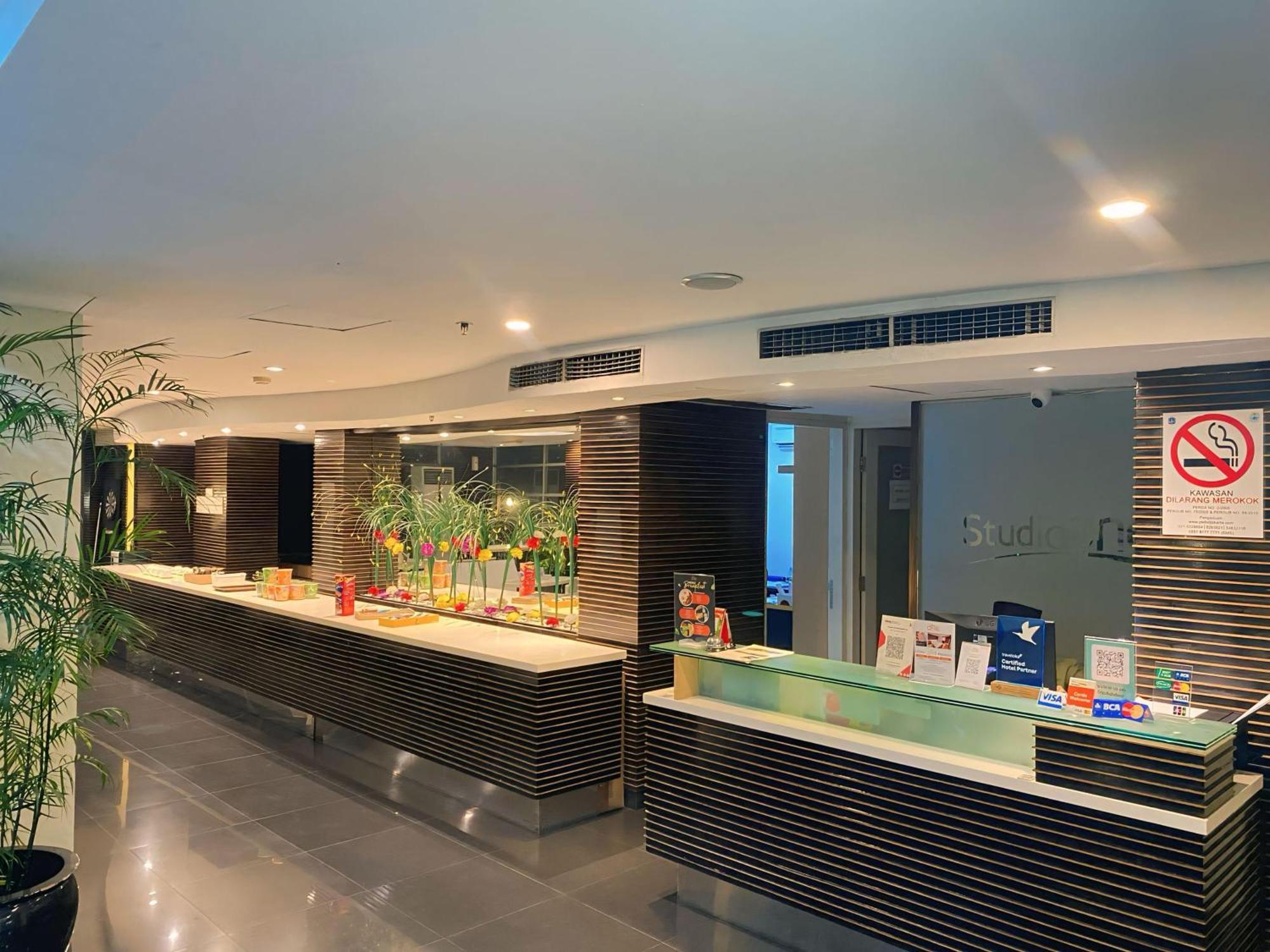 Studio One Thamrin Hotel Джакарта Экстерьер фото