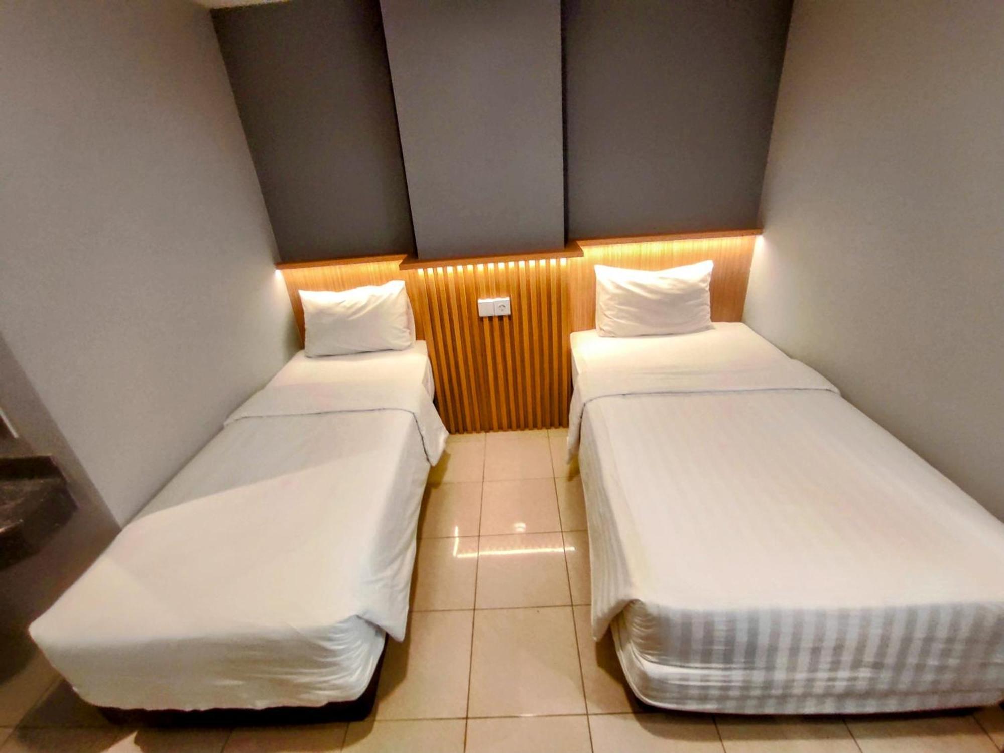 Studio One Thamrin Hotel Джакарта Экстерьер фото