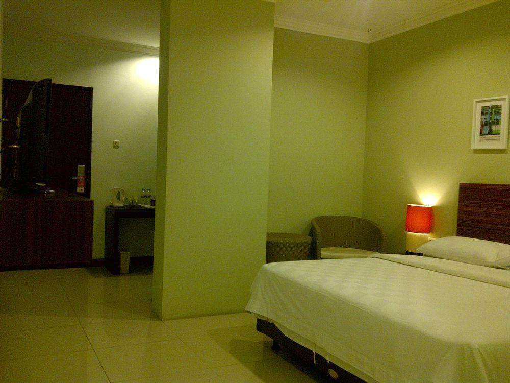 Studio One Thamrin Hotel Джакарта Экстерьер фото