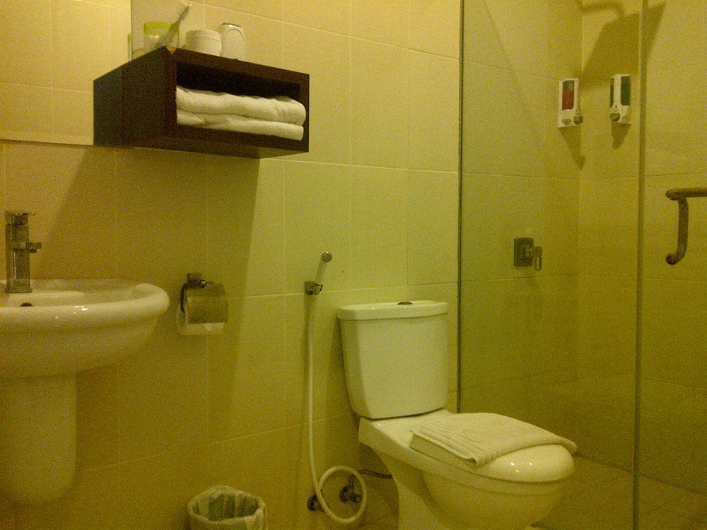 Studio One Thamrin Hotel Джакарта Экстерьер фото